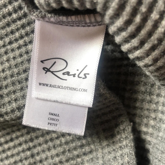 Rails Perry Long Sleeve Waffle Knit Henley, small, mother of pearl buttons, grey - Picture 4 of 6